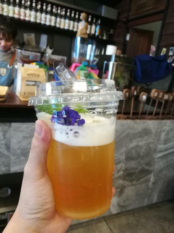 乌隆他尼 维尔德豪华青旅旅舍 外观 照片